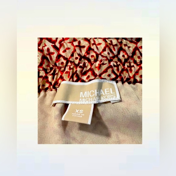 Michael Kors Women's Red Grenadine Print

Front Slit Maxi Skirt Size Ext… - Picture 7 of 7